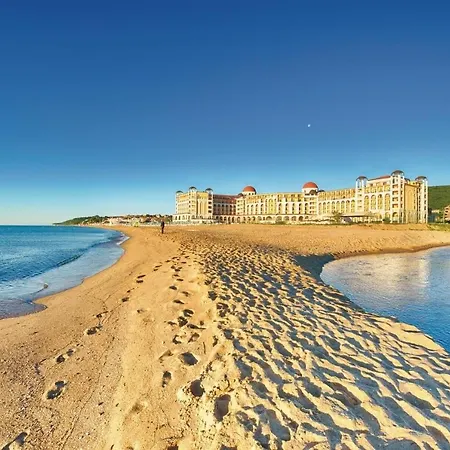 Casa Del Mar Апартаменты *